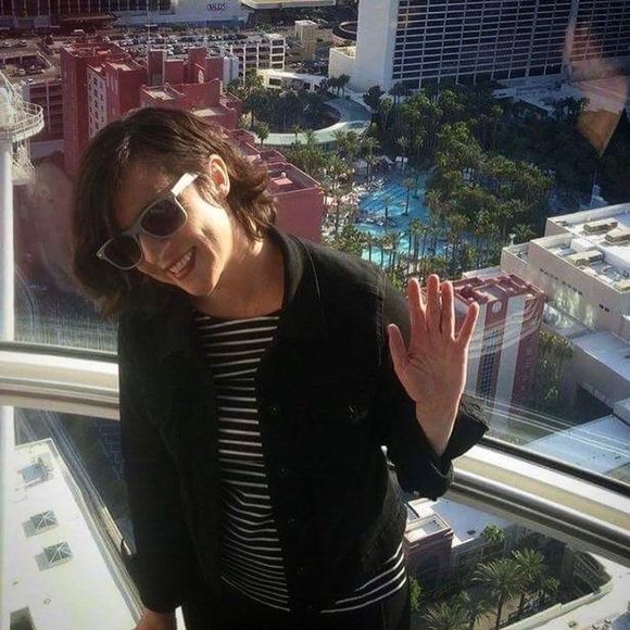 Meet your Posher, Catherine - Picture 1 of 2